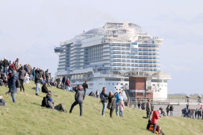 "Aida Cosma" auf dem Weg zur Nordsee - Bild 2