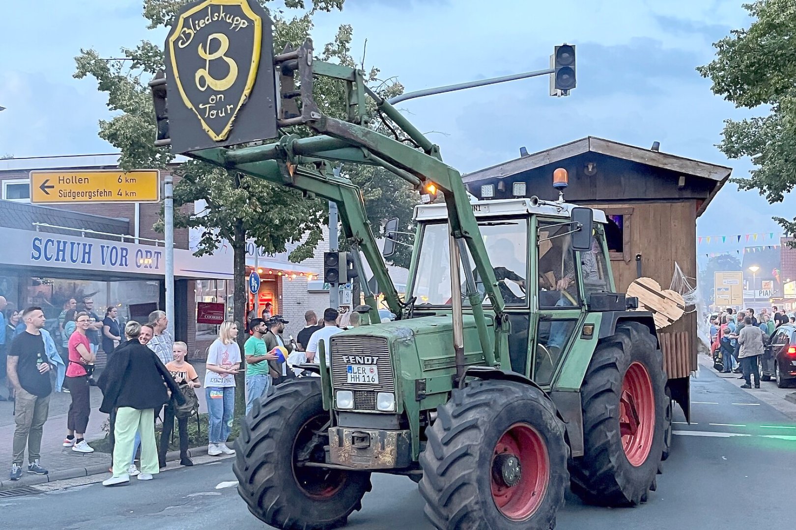 Fest der 1000 Laternen - der große Festumzug - Bild 1