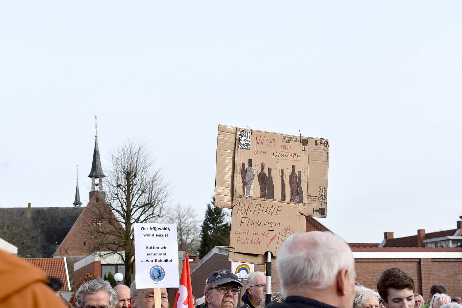 700 Menschen bei Demo in Weener  - Bild 5