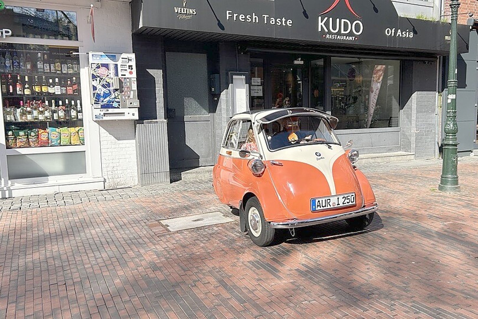 Die coolsten Karren auf dem Oldtimermarkt in Emden - Bild 2