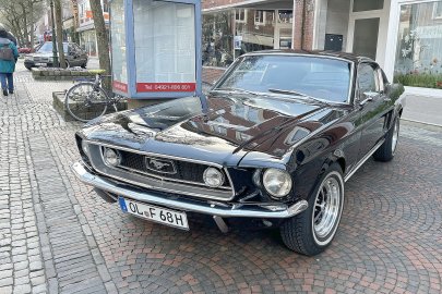 Die coolsten Karren auf dem Oldtimermarkt in Emden - Bild 16