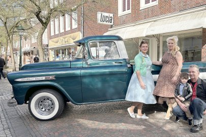 Die coolsten Karren auf dem Oldtimermarkt in Emden - Bild 17