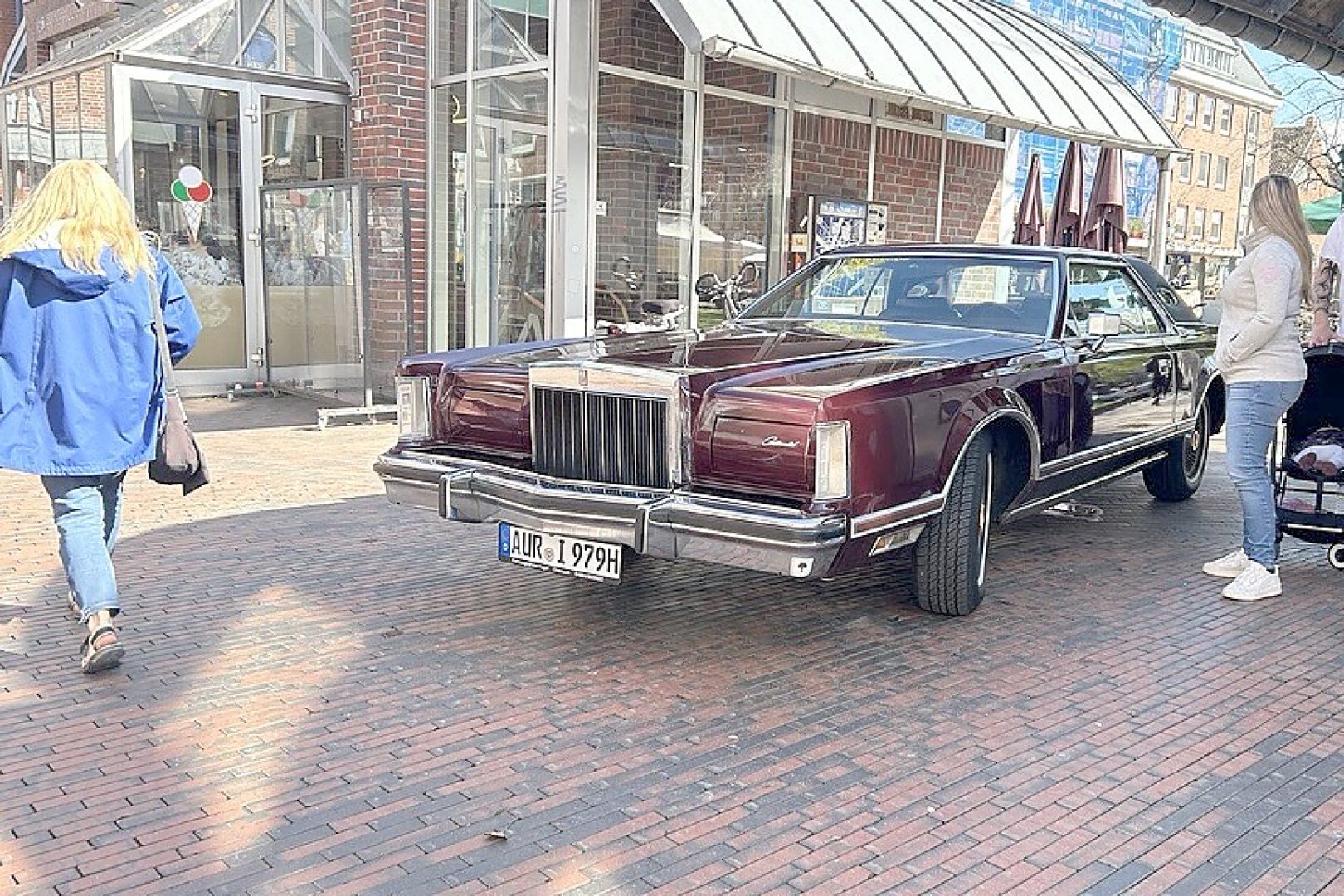 Die coolsten Karren auf dem Oldtimermarkt in Emden - Bild 21