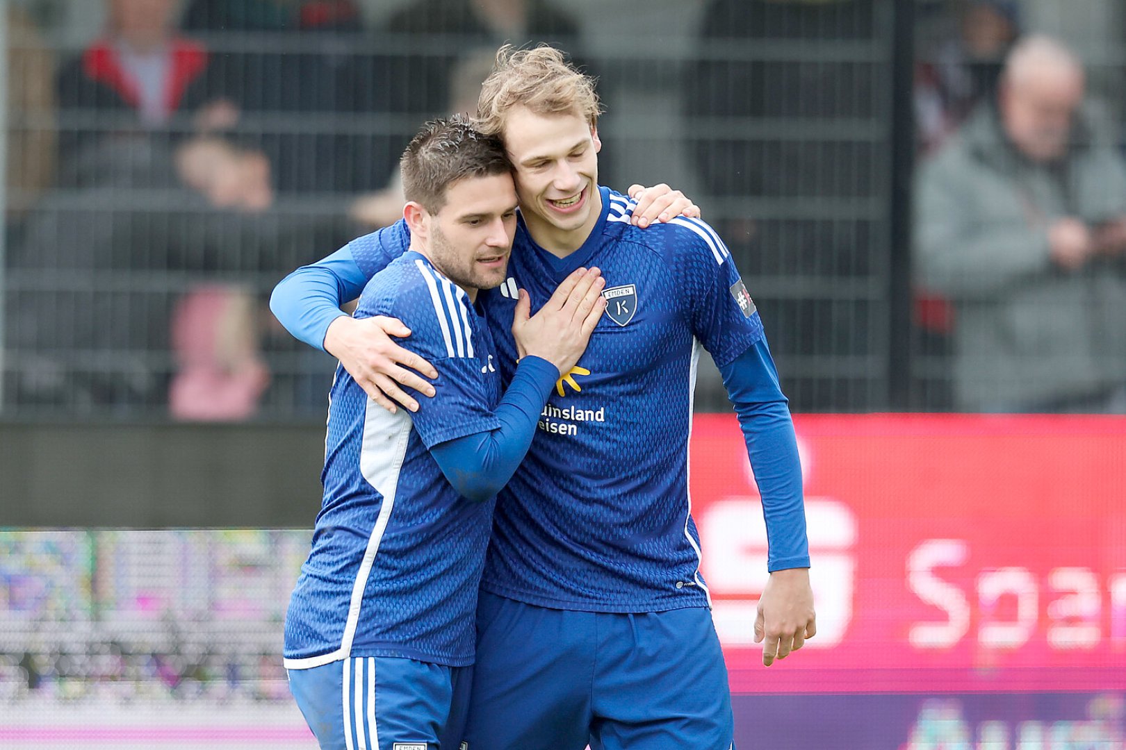 Kickers Emden gewinnt 4:0 gegen Rotenburger SV - Bild 14