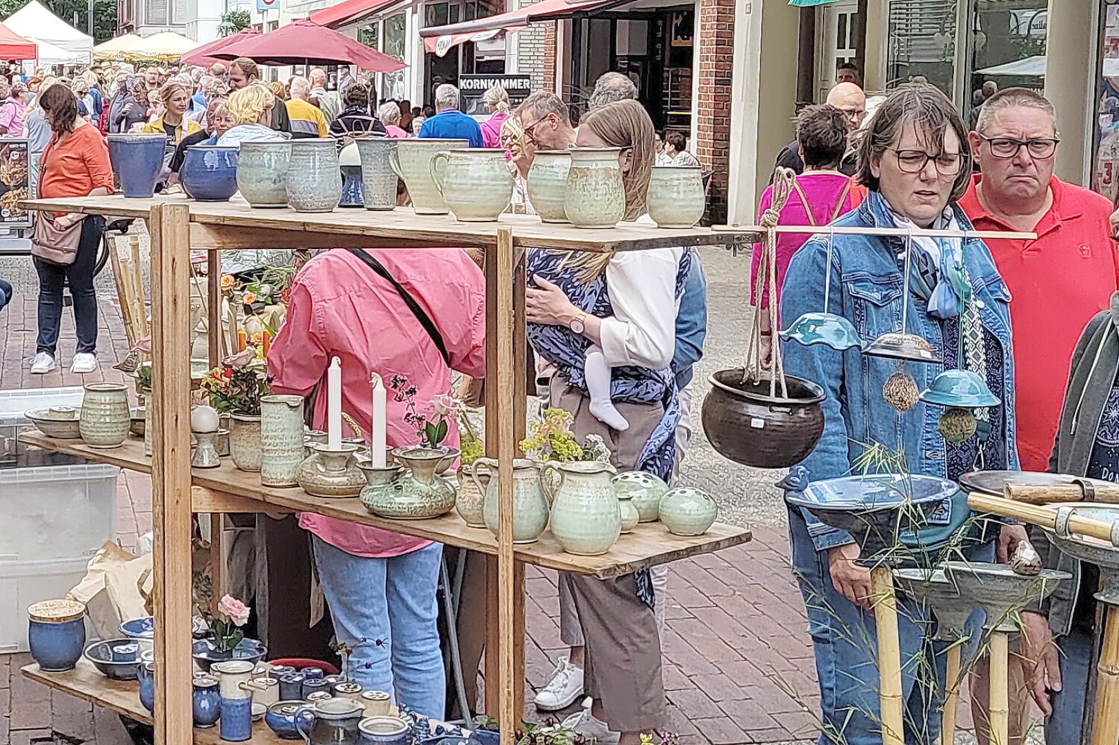 Töpfermarkt in Leer lockte viele Besucher  - Bild 1