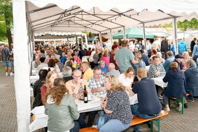 Das Weinfest in Moormerland war gut besucht  - Bild 6