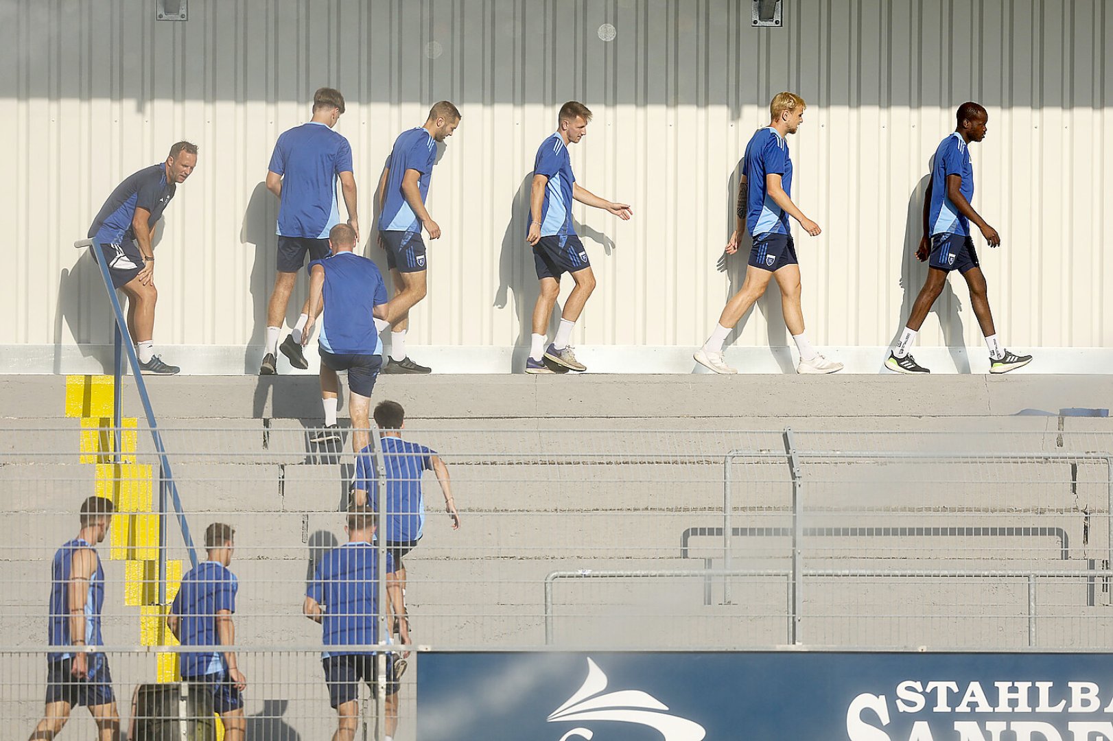 Kickers Emden im Training - Bild 4