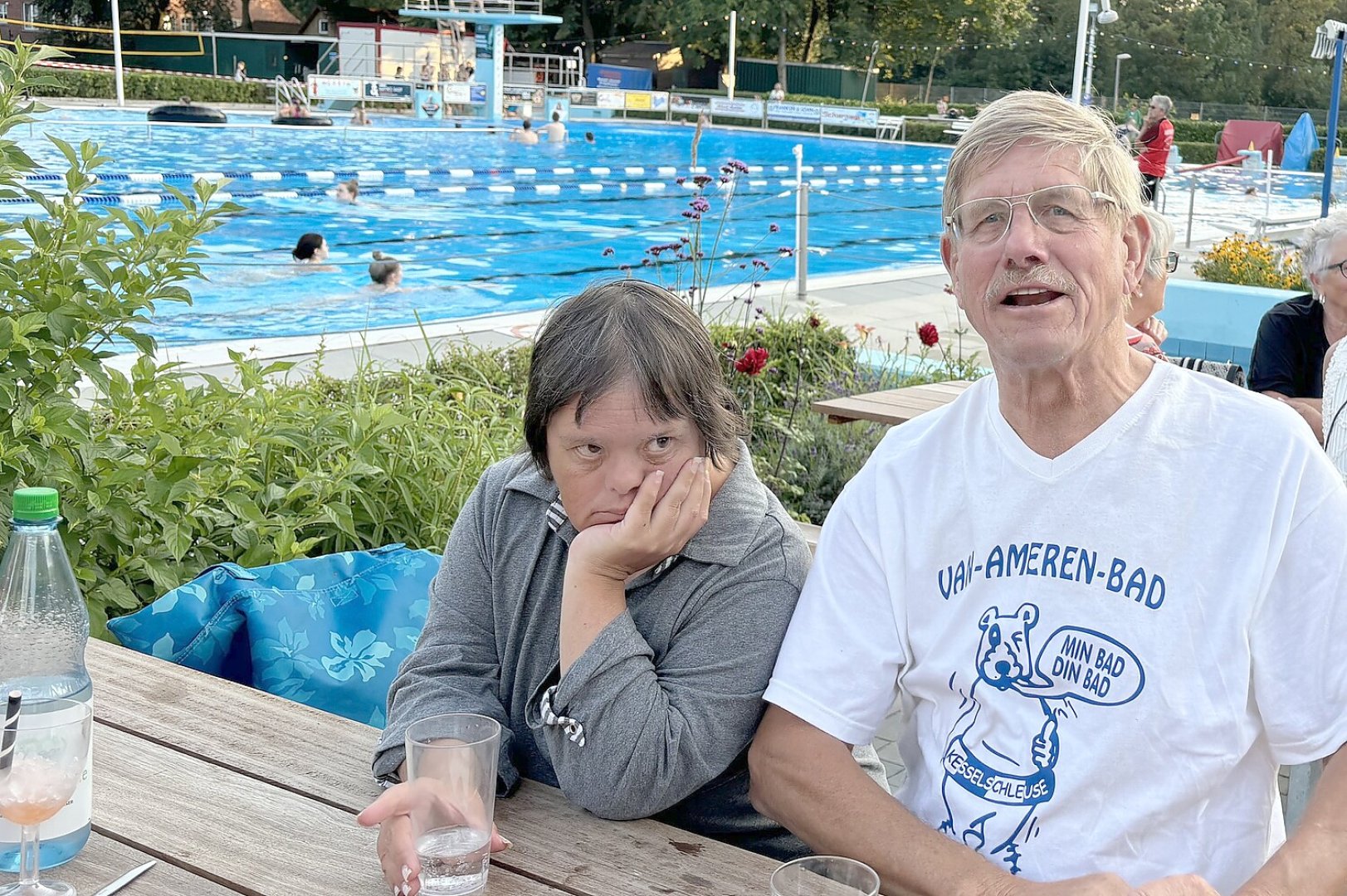 Zum Mitternachtsschwimmen ins Van-Ameren-Bad kommen sie alle - Bild 22