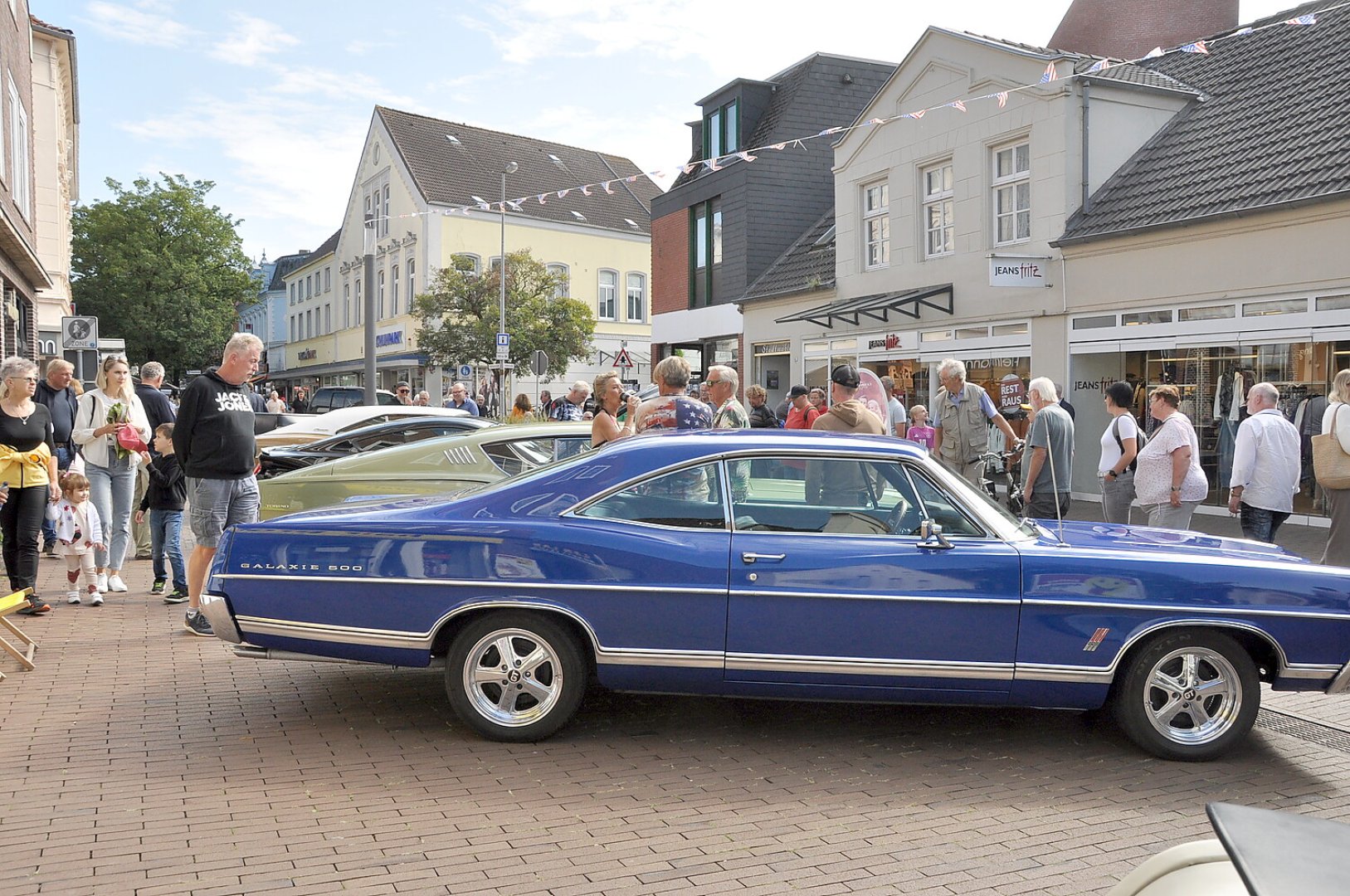 US-Car-Treffen "American Wheels" in Leer - Bild 8