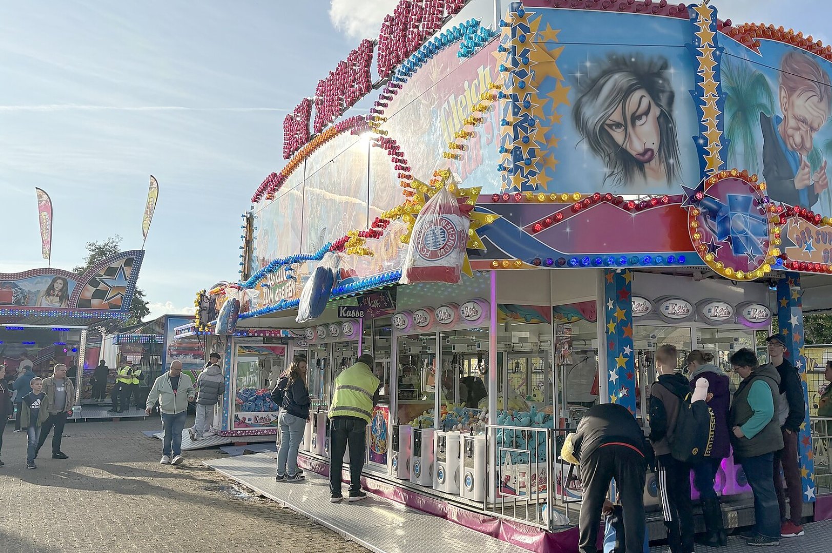 Eindrücke vom Emder Schützenfest  - Bild 17