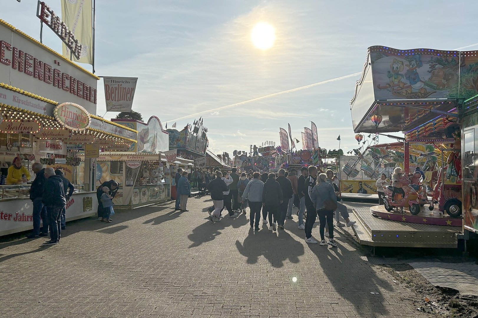 Eindrücke vom Emder Schützenfest  - Bild 31