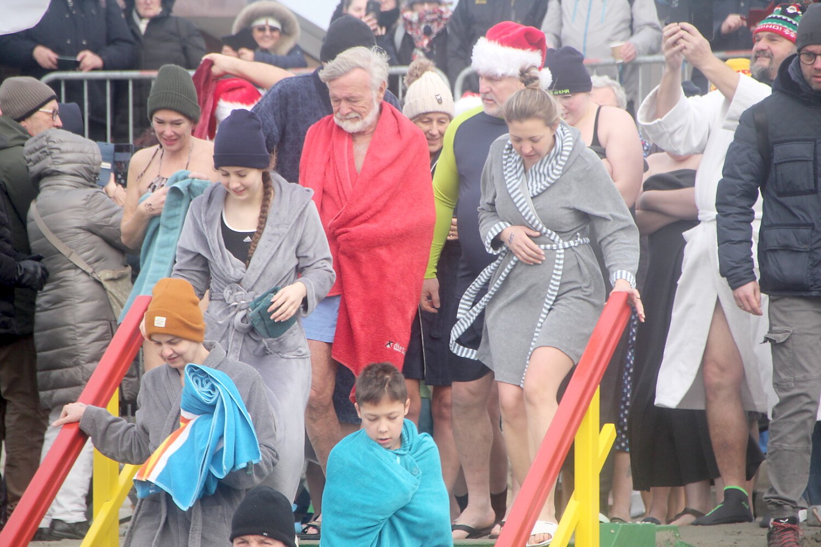 Verschobenes Neujahrsbaden auf Borkum - Bild 10