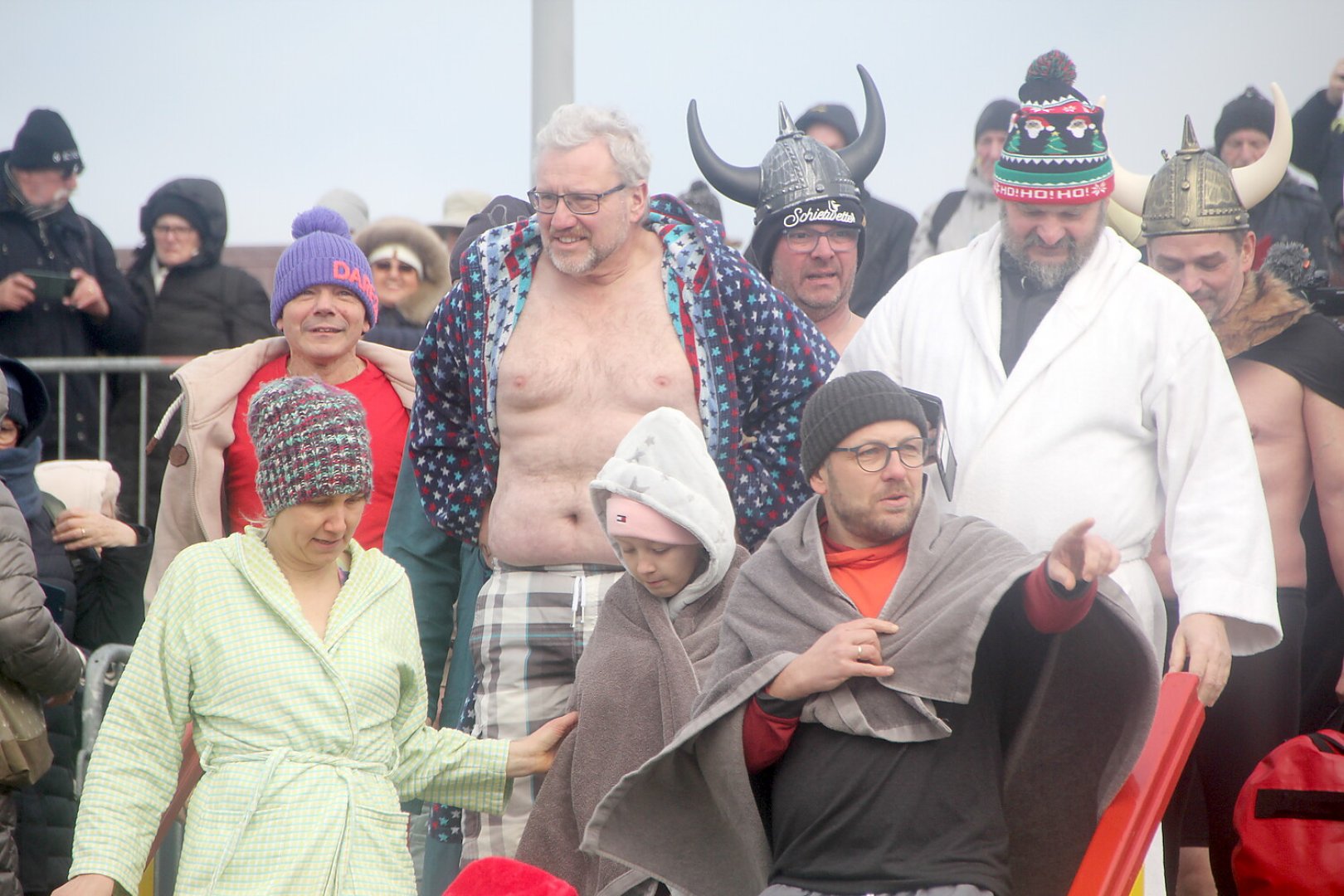 Verschobenes Neujahrsbaden auf Borkum - Bild 14