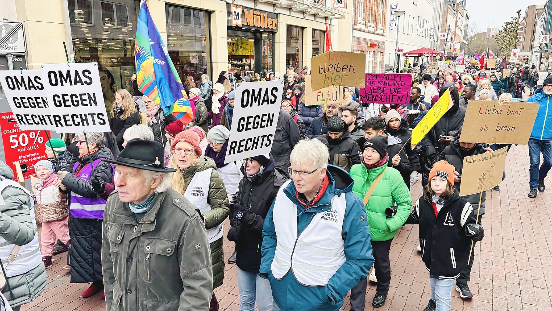 Mehr als 1500 Menschen bei Demonstration in Leer - Bild 5