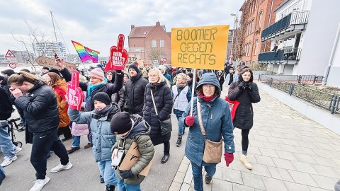 Mehr als 1500 Menschen bei Demonstration in Leer - Bild 10