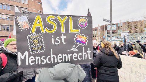 Mehr als 1500 Menschen bei Demonstration in Leer - Bild 40