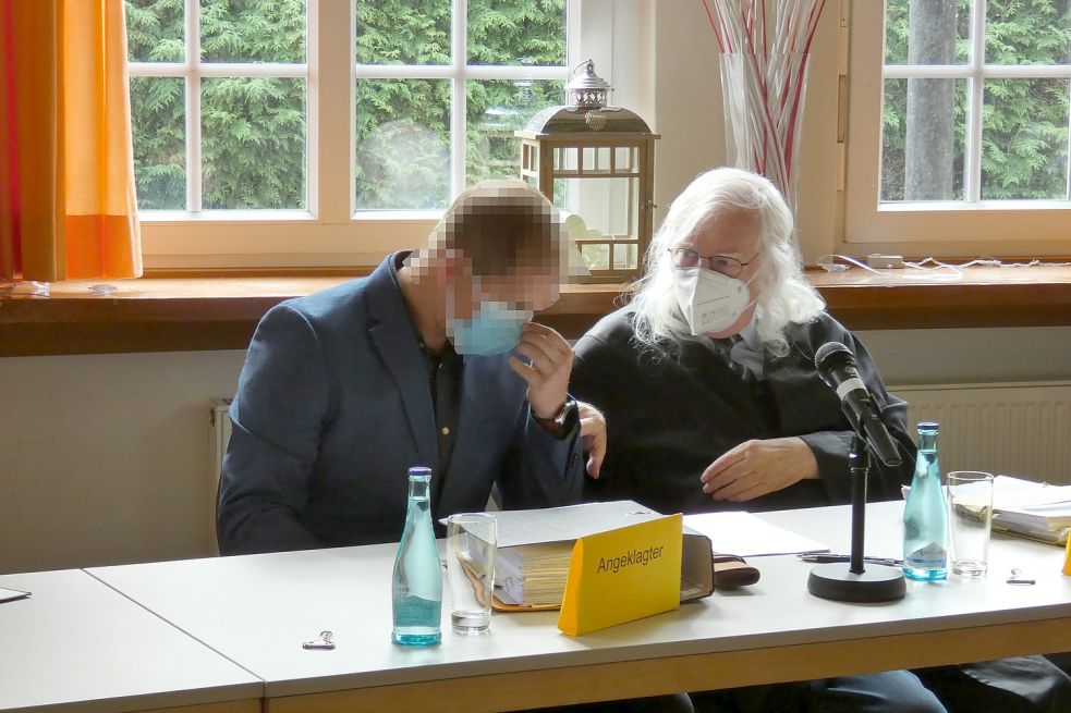 Der 30-jährige Angeklagte muss sich fünf Jahre nach dem tödlichen Bootsunglück vor Gericht verantworten. Foto: Rümmele