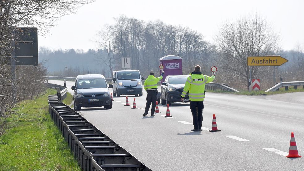 Wer am Dienstag auf der B 210 zu schnell unterwegs war, wurde von den Beamten direkt herausgefischt. Foto: Ullrich