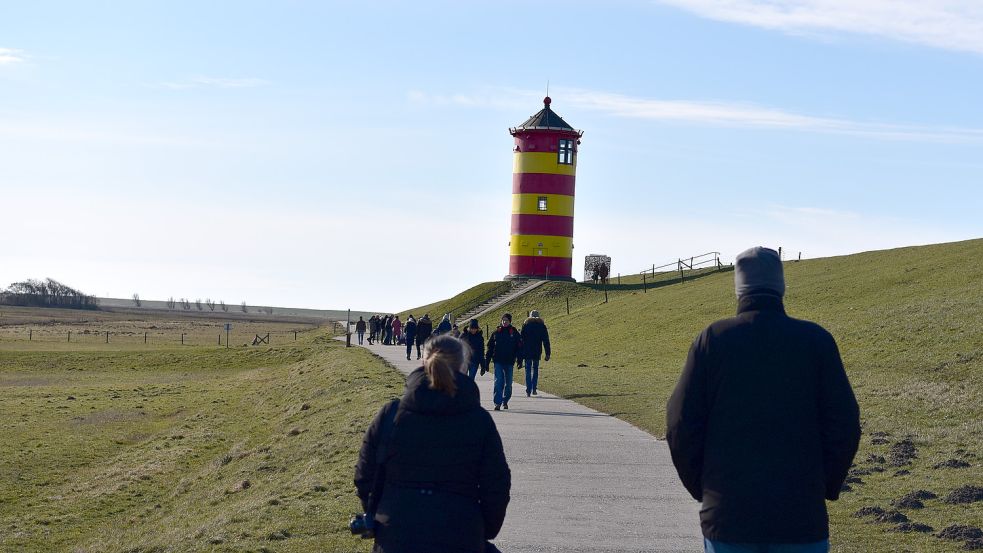 Durch Otto Waalkes wurde der ganz normale Leuchtturm in Pilsum zu einem deutschlandweit für Ostfriesland bekannten Wahrzeichen. Fotos: Wagenaar