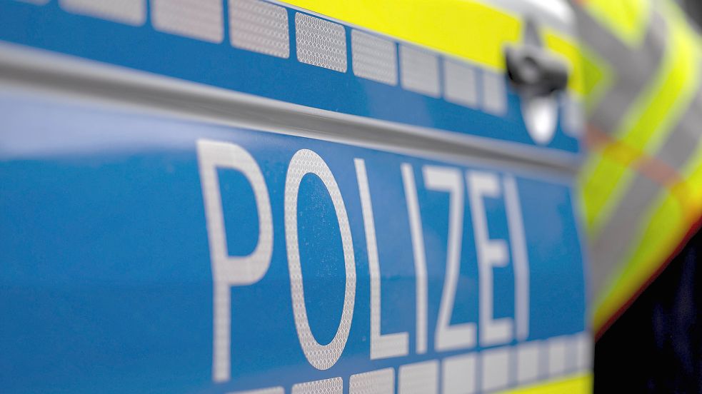 Am Sonntag sollen drei Männer einen 50-Jährigen in Bremen geschlagen, getreten und ihm seine Wertsachen geraubt haben. Foto: imago images/Heiko Becker