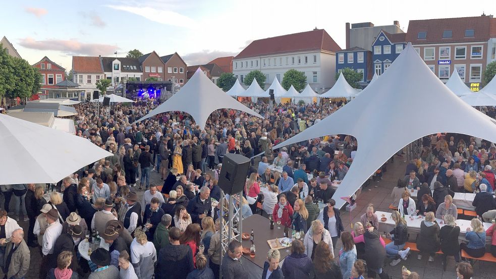 Das Auricher Weinfest war in diesem Jahr gut besucht. In Leer wird es dennoch keins geben. Foto: Schönig/Archiv