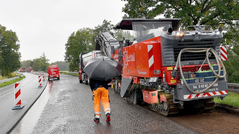 In Hesel wird die Bundesstraße saniert. Foto: Stromann