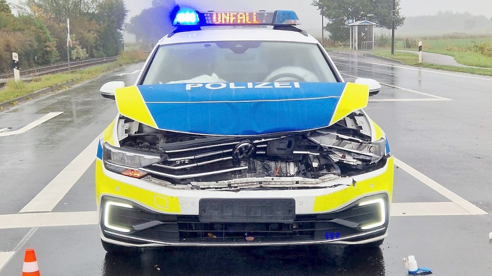 Aufgefahren In Uthwerdum: Unfall Mit Polizeiwagen Ruft Feuerwehr Auf ...