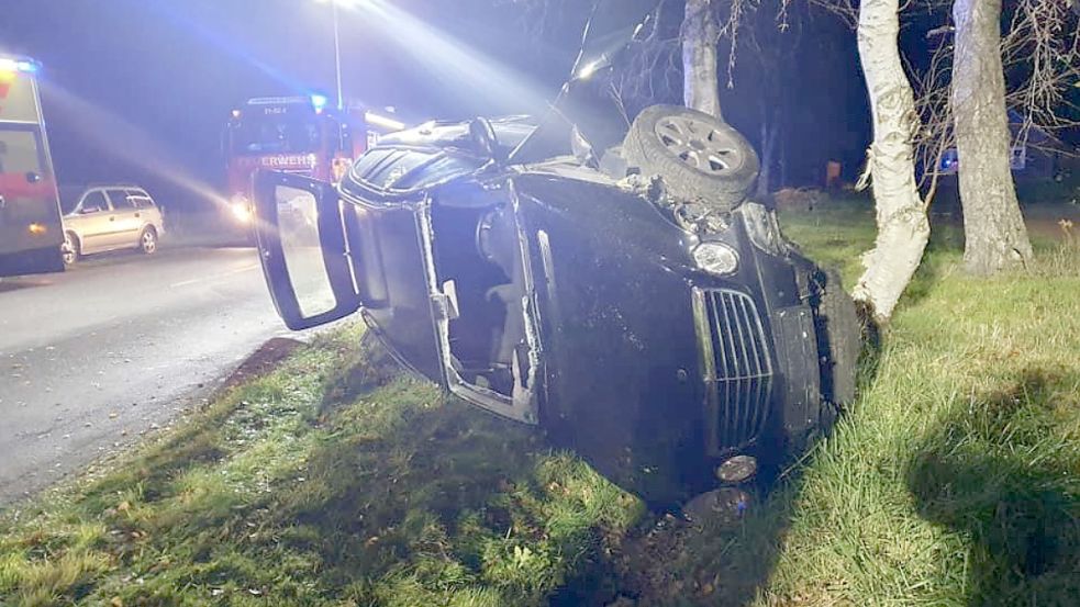 Am Sonntagabend kam es in Großheide zu einem schweren Verkehrsunfall. Foto: Joachim de Groot, Kreisfeuerwehrverband Aurich