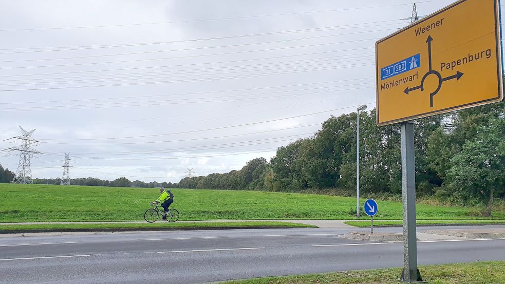 Wenn der Grundstückskauf unter Dach und Fach ist, kann die Planung für den Bau des Feuerwehrhauses auf dem Gelände gegenüber der Grundschule Stapelmoor weiter vorangetrieben werden. Über den Kauf der 10.600 Quadratmeter großen Fläche entscheidet der Rat in seiner Sitzung am Donnerstag.Foto: Gettkowski