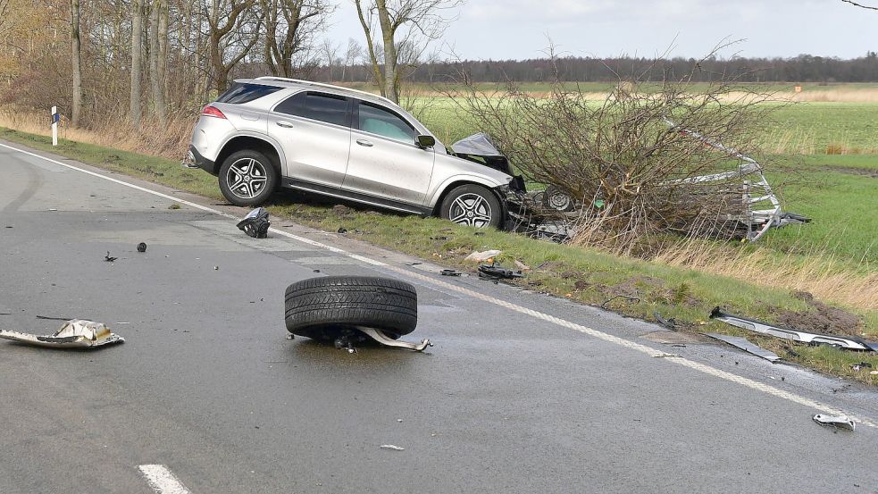 Auch das zweite Auto kam am Straßenrand zum Stehen. Foto: Wagenaar