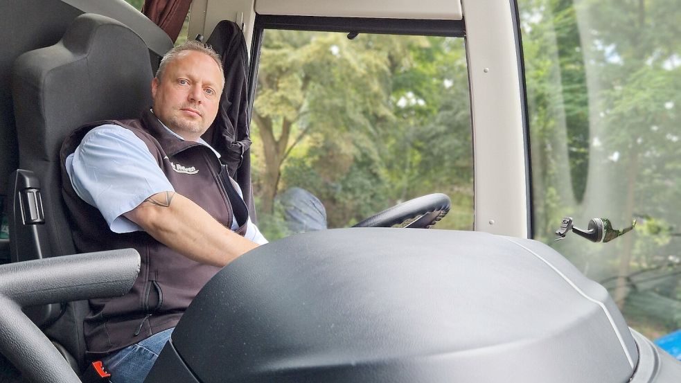 Thorsten Gosselink ist einer der Busfahrer, die in der Nacht zu Sonntag um 3.30 Uhr die Feiernden sicher nach Hause bringen. Foto: privat