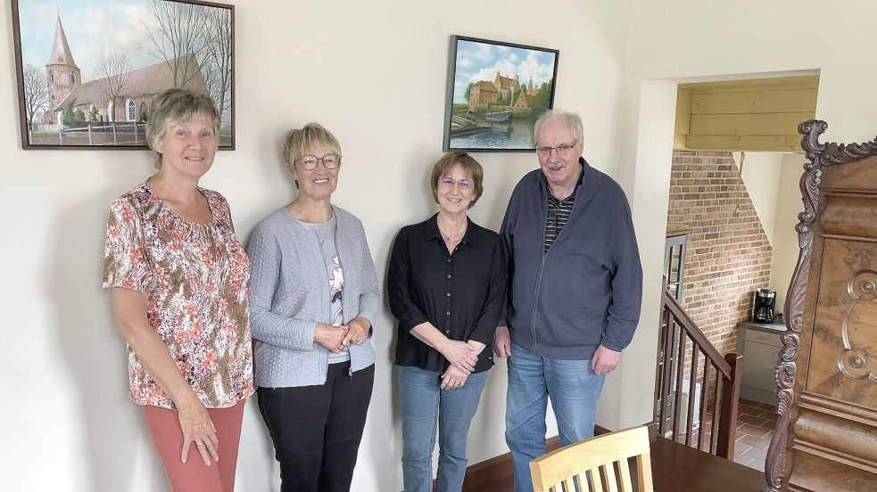 Der Vorstand des Fördervereins: (von links) Waldtraud Stralucke (2. Vorsitzende), Christel Wilden (1. Vorsitzende), Henny Hausmann (Schriftführerin) und Jakob Janshen (Geschäftsführer). Foto: Lüppen