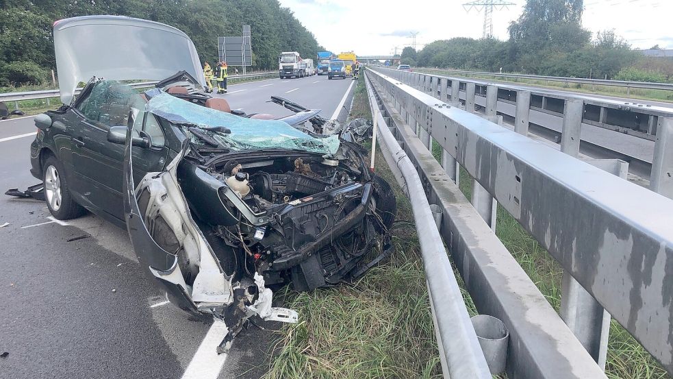 Der Wagen erlitt einen Totalschaden und musste abgeschleppt werden. Foto: Fäustel