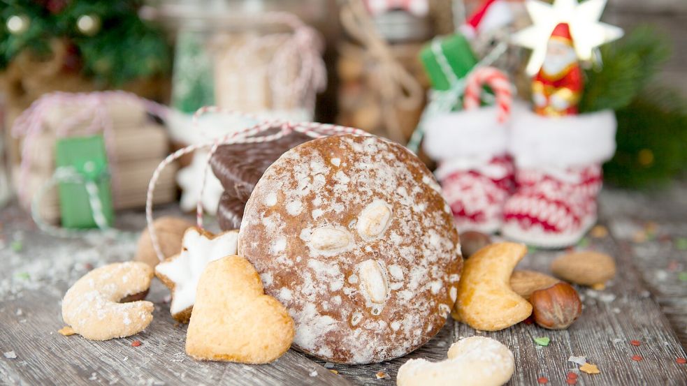 Verschiedene Plätzchen zu Weihnachten landen bei vielen auf dem Tisch. Aber nicht so in Wismar: Hier wurde in den normalen Teig Haschisch eingearbeitet. Foto: imago images/CHROMORANGE