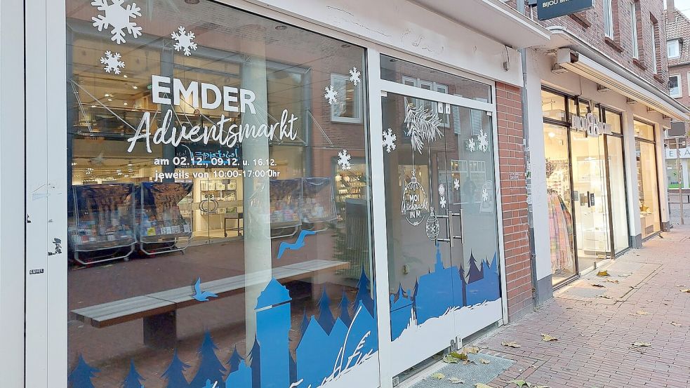 Im vergangenen Jahr war der Adventsmarkt von Wirtschaftsförderung und Stadtmarketing im ehemaligen dm-Markt an der Neutorstraße untergebracht. Jetzt ist er in einem Leerstand an der Fußgängerzone Zwischen Beiden Sielen. Foto: Hanssen