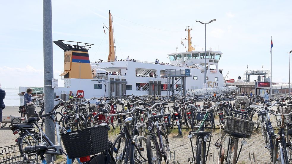 Auch die Inselfähre von Juist nach Norddeich ist betroffen. Foto: Böning/Archiv