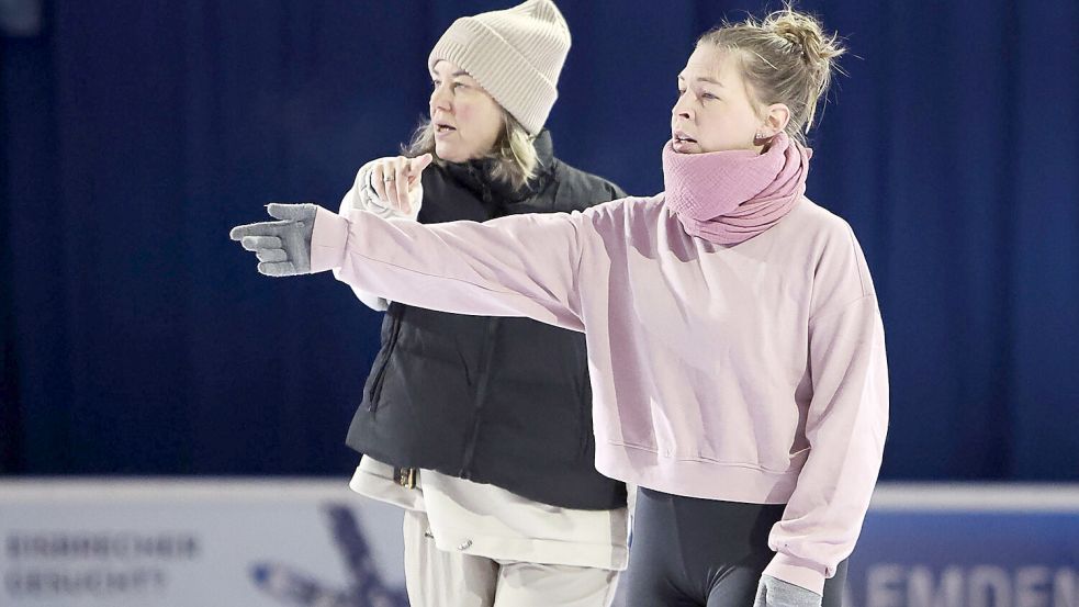 Achtung: Da lang, oder da lang! Die Trainerinnen Britta Trieschmann und Svenja Termöhlen in Aktion. Foto: J. Doden