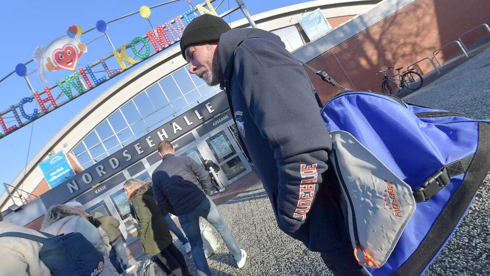 Am Donnerstag öffnet die Eiszeit in der Nordseehalle nach etwa eineinhalbtägiger Pause wieder für Besucherinnen und Besucher. Foto: Ortgies/Archiv