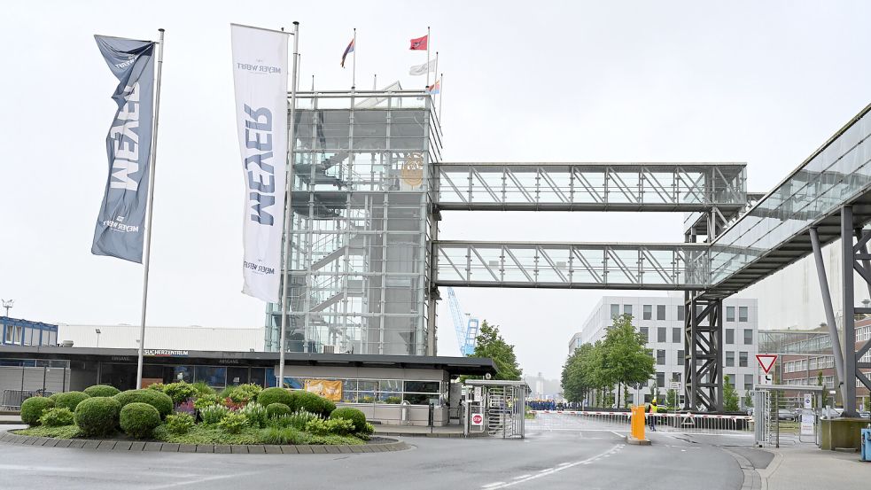 Vor dem Werkstor der Meyer-Werft soll es am Dienstag eine Kundgebung geben. Foto: Penning/DPA