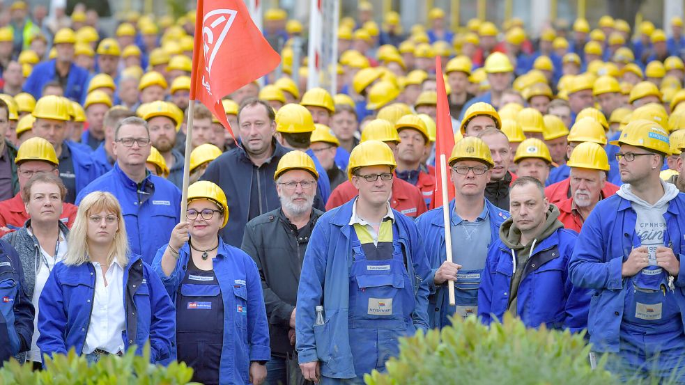 440 Arbeitsplätze sind bei der Meyer-Werft in Gefahr. Es geht aber um mehr: die Existenz des Standorts Papenburg. Foto: Ortgies