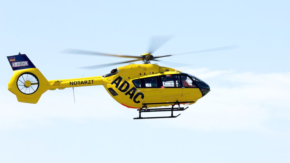 Der Rettungshubschrauber brachte die verletzte Fahrerin ins Krankenhaus. Symbolbild: ADAC Luftrettung