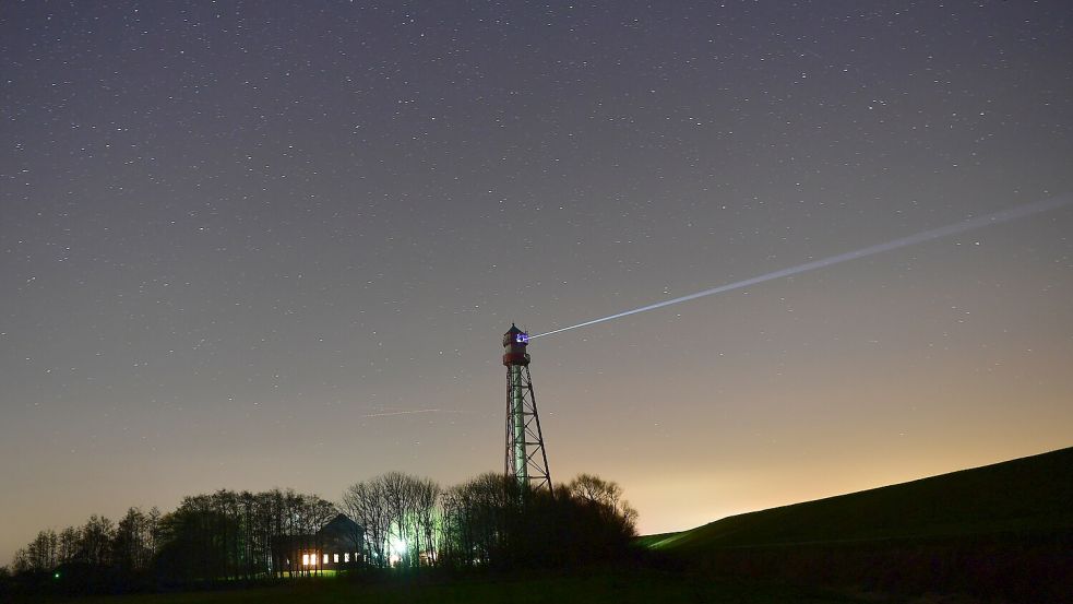 Der Campener Leuchtturm mit seinem charakteristischen Stahlfachwerk ist ein beliebtes Fotomotiv. Foto: Wagenaar