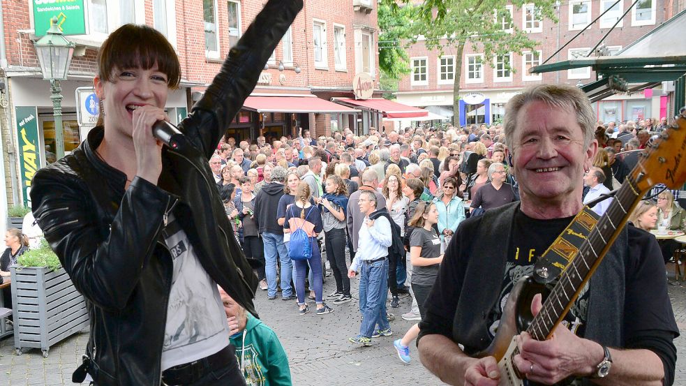 Partystimmung an der Wester-Ems-Tonne: An diesem Donnerstag startet wieder „Summer in the City“. Foto: F. Doden/Archiv