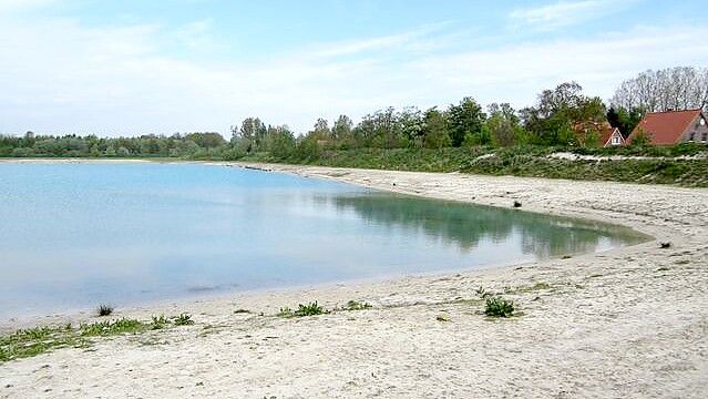 In der „Blauen Lagune“ in Veenhusen kann wieder bedenkenlos gebadet werden. Foto: Landkreis Leer