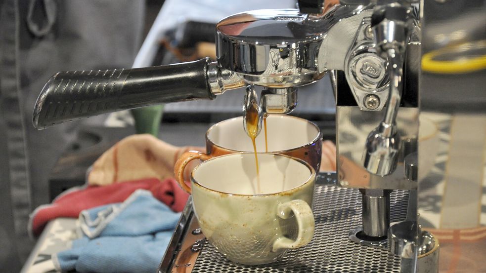 Kerstin und Dave Jakusch hatten das Café Bohnenbar 2019 eröffnet. Sie setzten auf Kaffee aus der frisch gemahlenen Kaffeebohne aus der Siebträgermaschine. Foto: Archiv/Ullrich