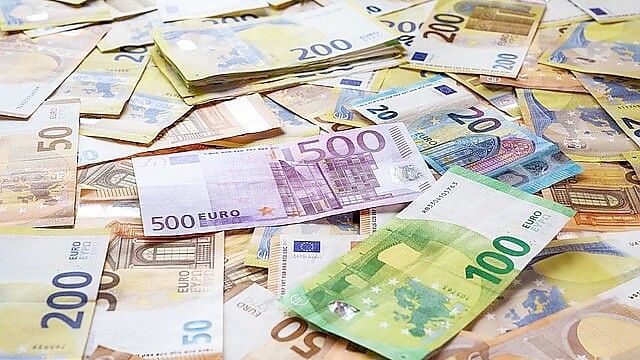 Ein Emder erhoffte sich viel Geld. Doch anstatt welches zu bekommen, wurde er einen mittleren vierstelligen Betrag los. Symbolfoto: pixabay