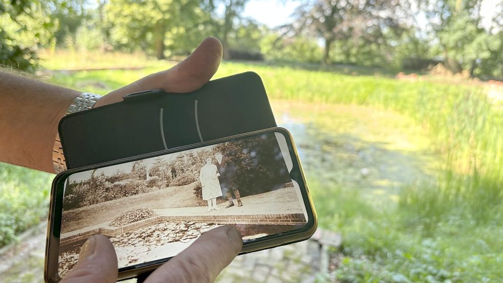 Ein historisches Foto auf dem Handy von Bernd-Thomas Martens zeigt, wie der Teich früher ausgesehen hat. Er wird wieder entsprechend gestaltet.