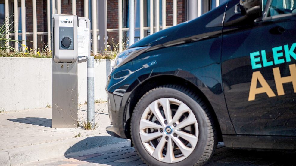 Eine Ladestation für Elektroautos auf Borkum.  Foto: Sina Schuldt/dpa