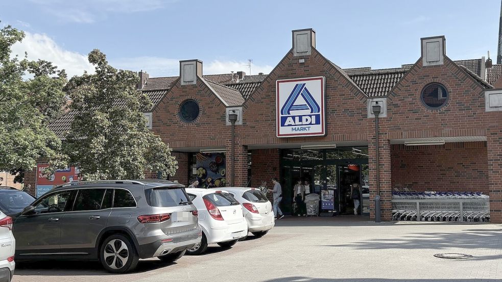 Hierher wurde die Polizei gerufen: In dem Discounter in der Lookvenne randalierte ein betrunkener Emder. Foto: Schuurman/Archiv