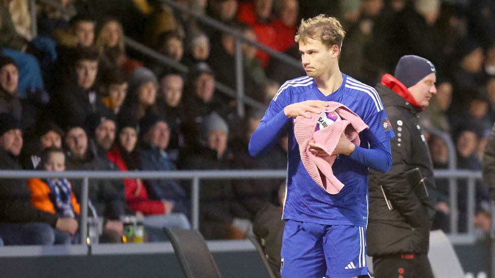 Kickers-Spieler David Schiller hatte für sein Hackentraum-Tor in Celle (28. März) eine Einladung nach Mainz erhalten. Archivfoto: Doden, Emden